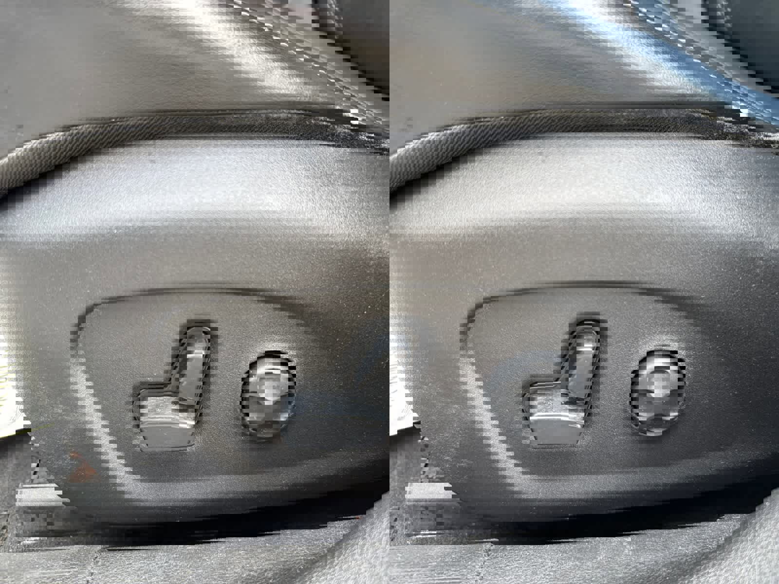 Used 2015 Chrysler 200 S w/ Navigation & Sound Group I AWD/4WD image 14