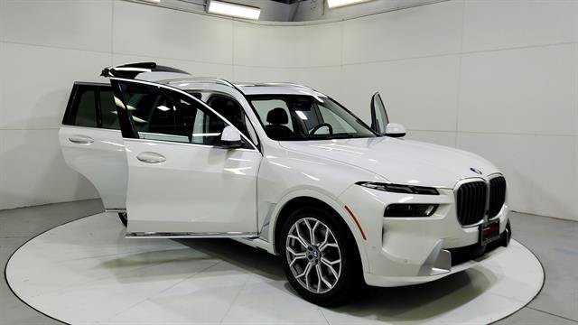 Used 2026 BMW X7 xDrive40i AWD/4WD image 29