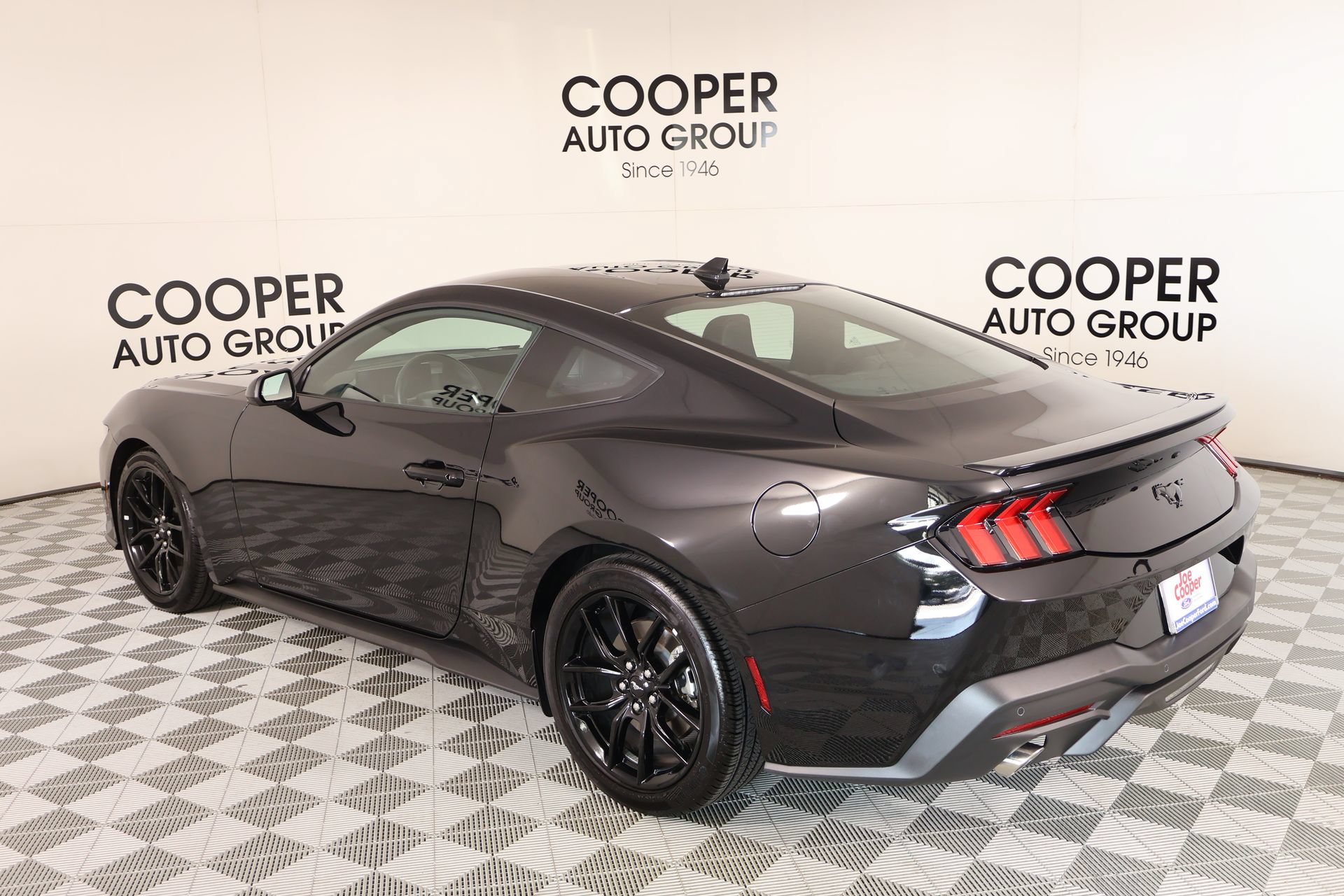 Used 2025 Ford Mustang Coupe RWD image 21