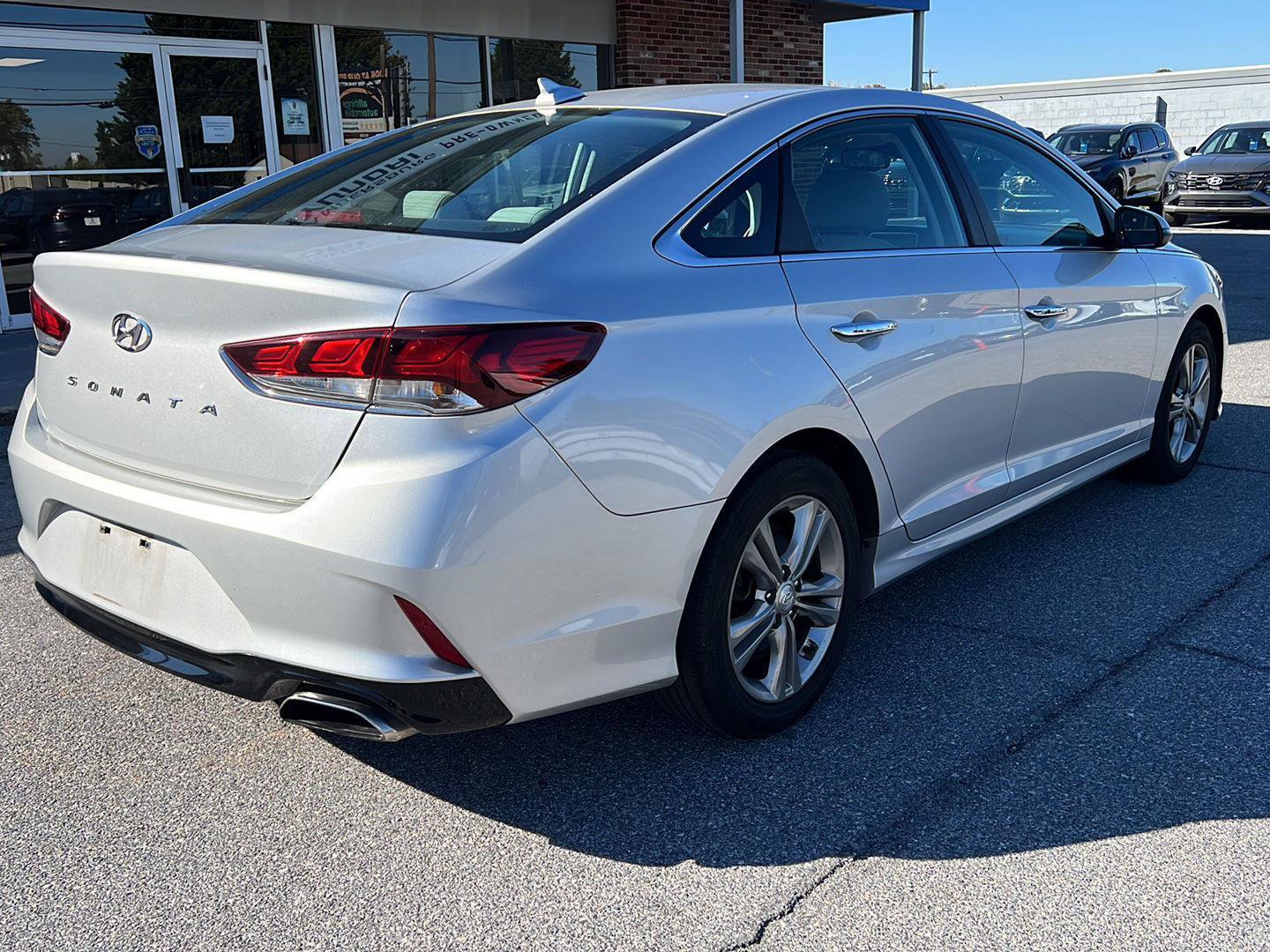Used 2018 Hyundai Sonata SEL w/ Tech Package 02 FWD image 5