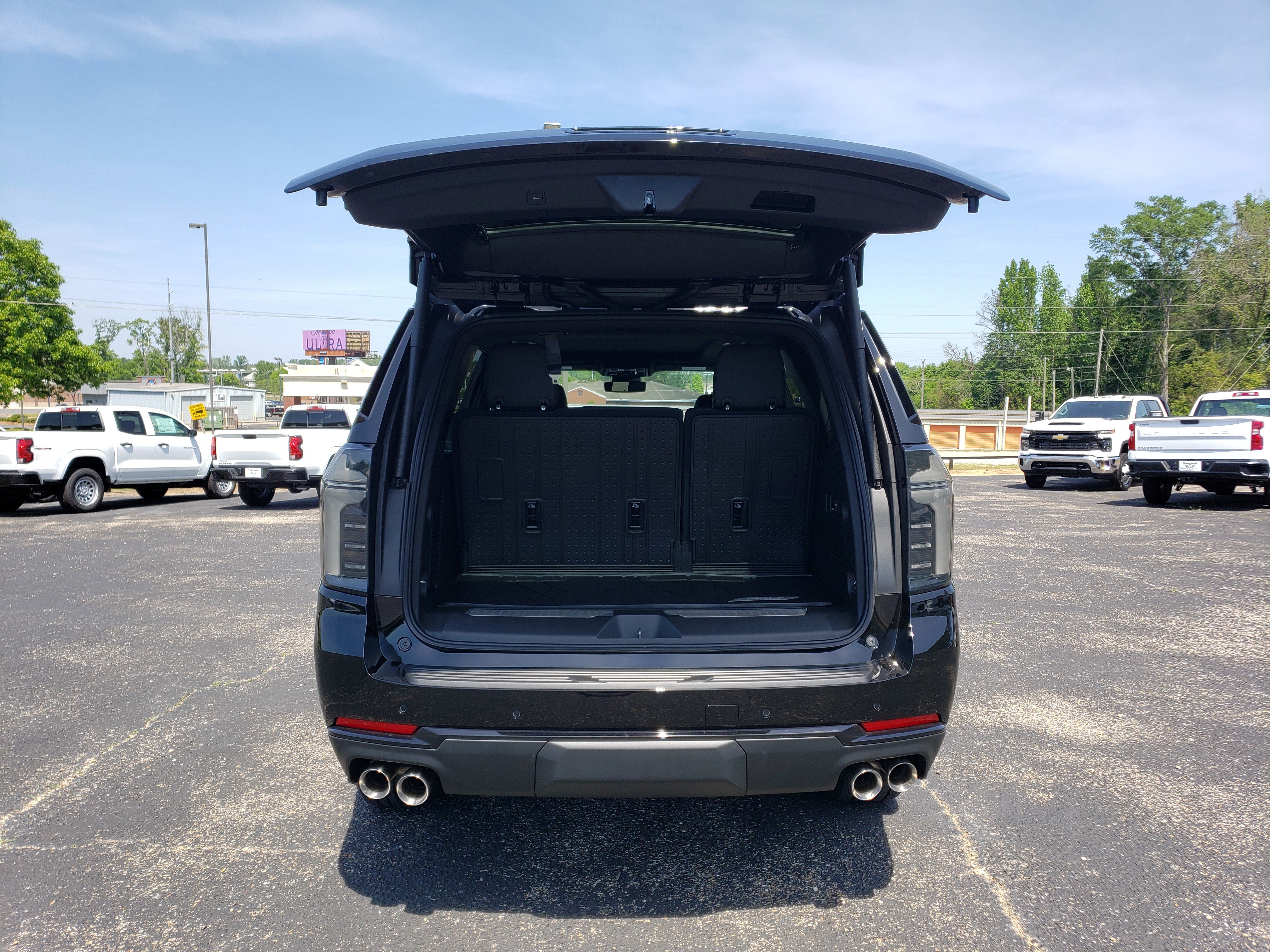 New 2026 Chevrolet Tahoe Z71 w/ Comfort Package AWD/4WD image 9