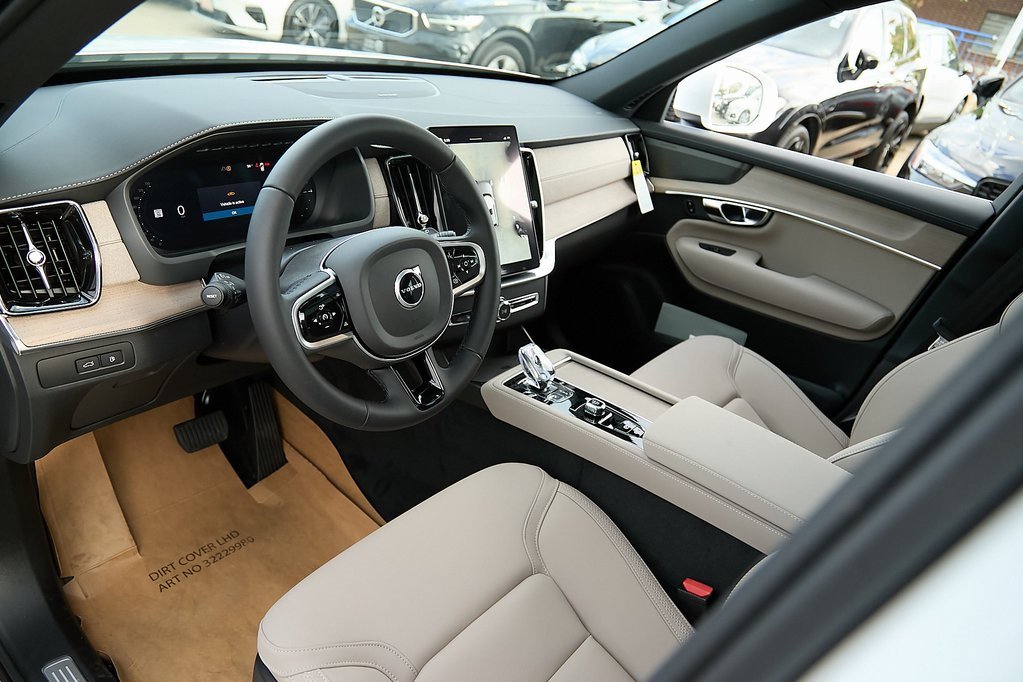 New 2026 Volvo XC90 T8 Plus image 12