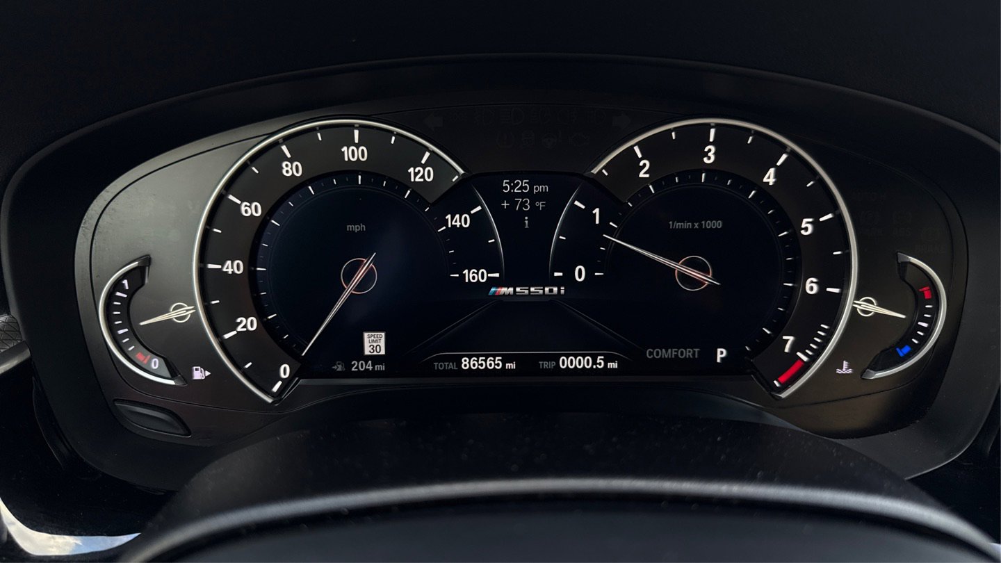 Used 2018 BMW M550i xDrive image 11