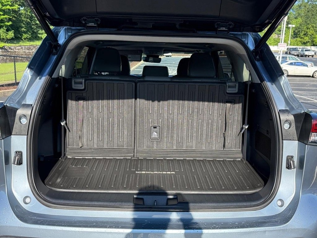 Certified 2022 Toyota Highlander XLE image 7