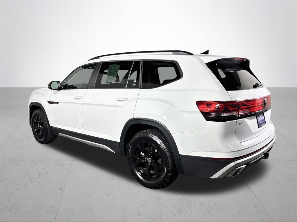Certified 2024 Volkswagen Atlas Peak Edition SE AWD/4WD image 9