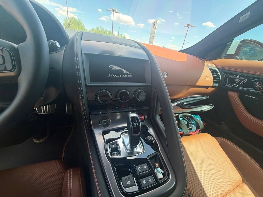 Used 2024 Jaguar F-TYPE Coupe AWD image 12