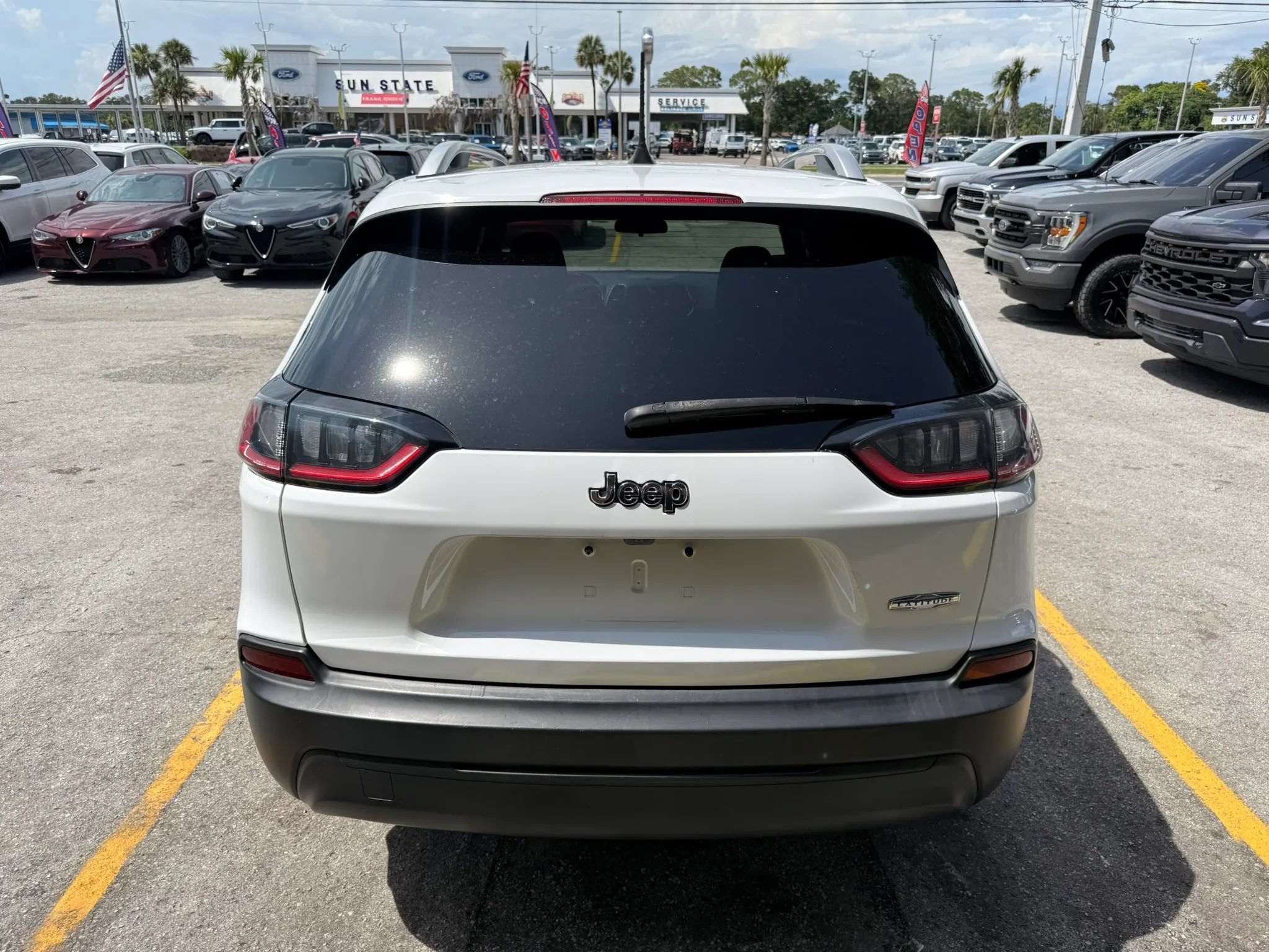 Used 2019 Jeep Cherokee Latitude w/ Popular Appearance Group FWD image 5