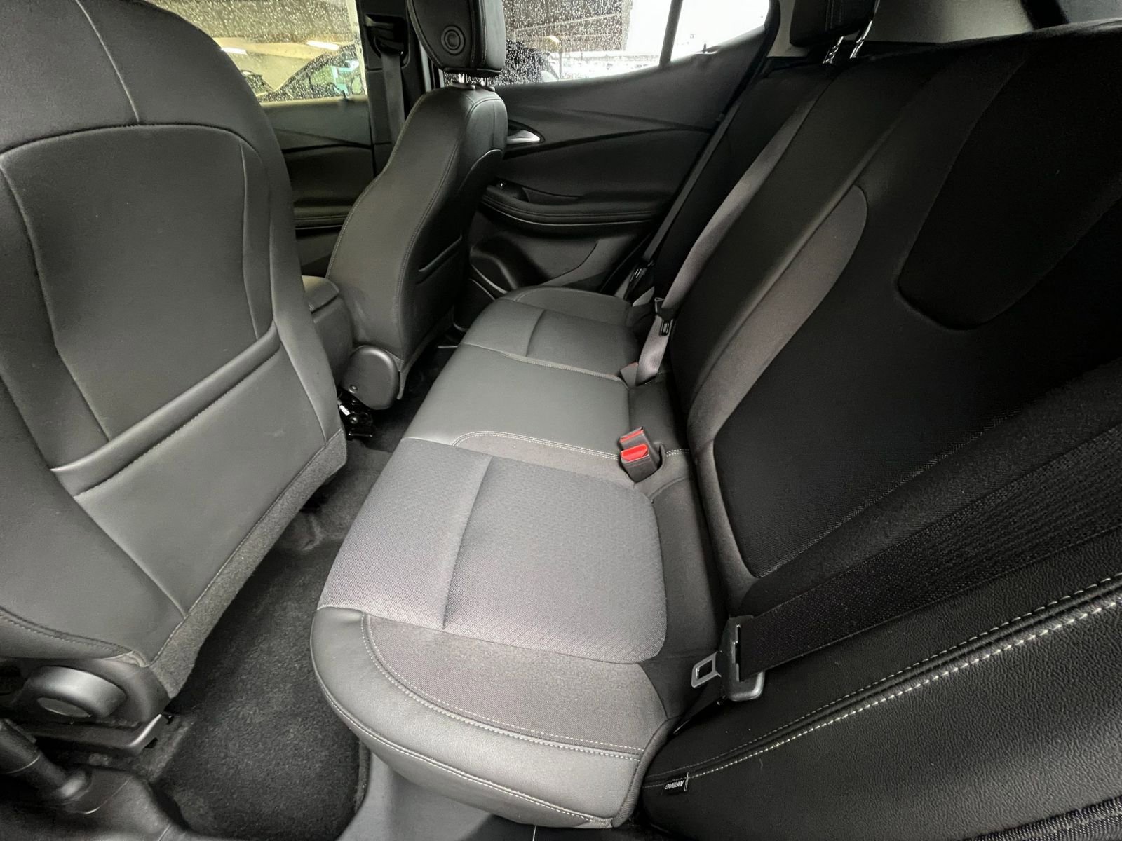 Used 2025 Buick Encore GX Preferred image 27