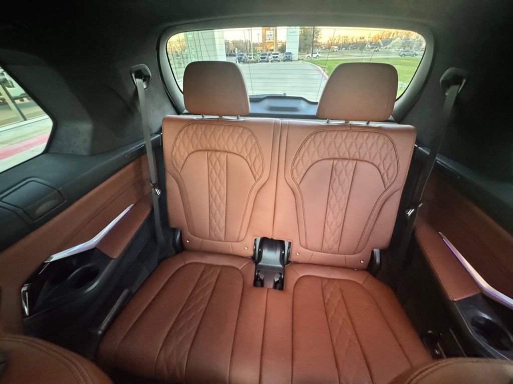 Used 2023 BMW X7 M60i w/ Executive Package image 17