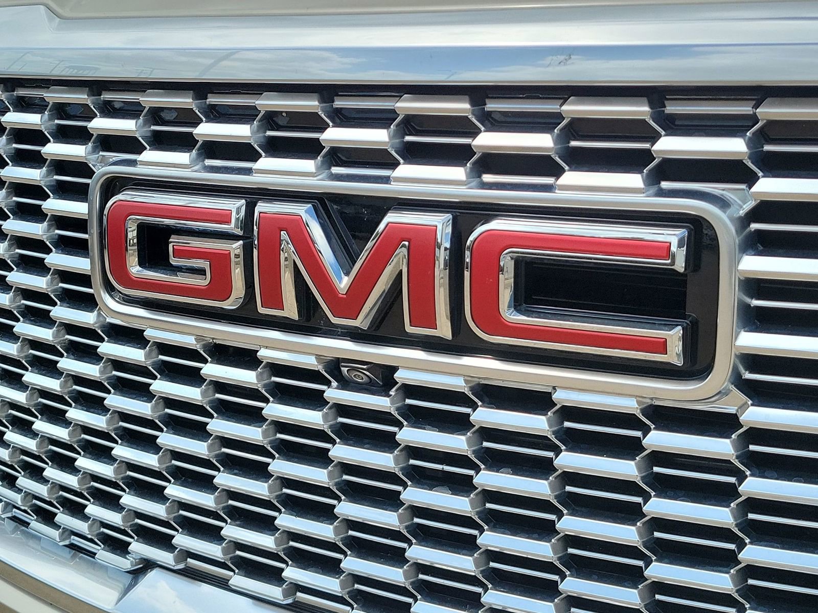 Certified 2024 GMC Yukon Denali image 32