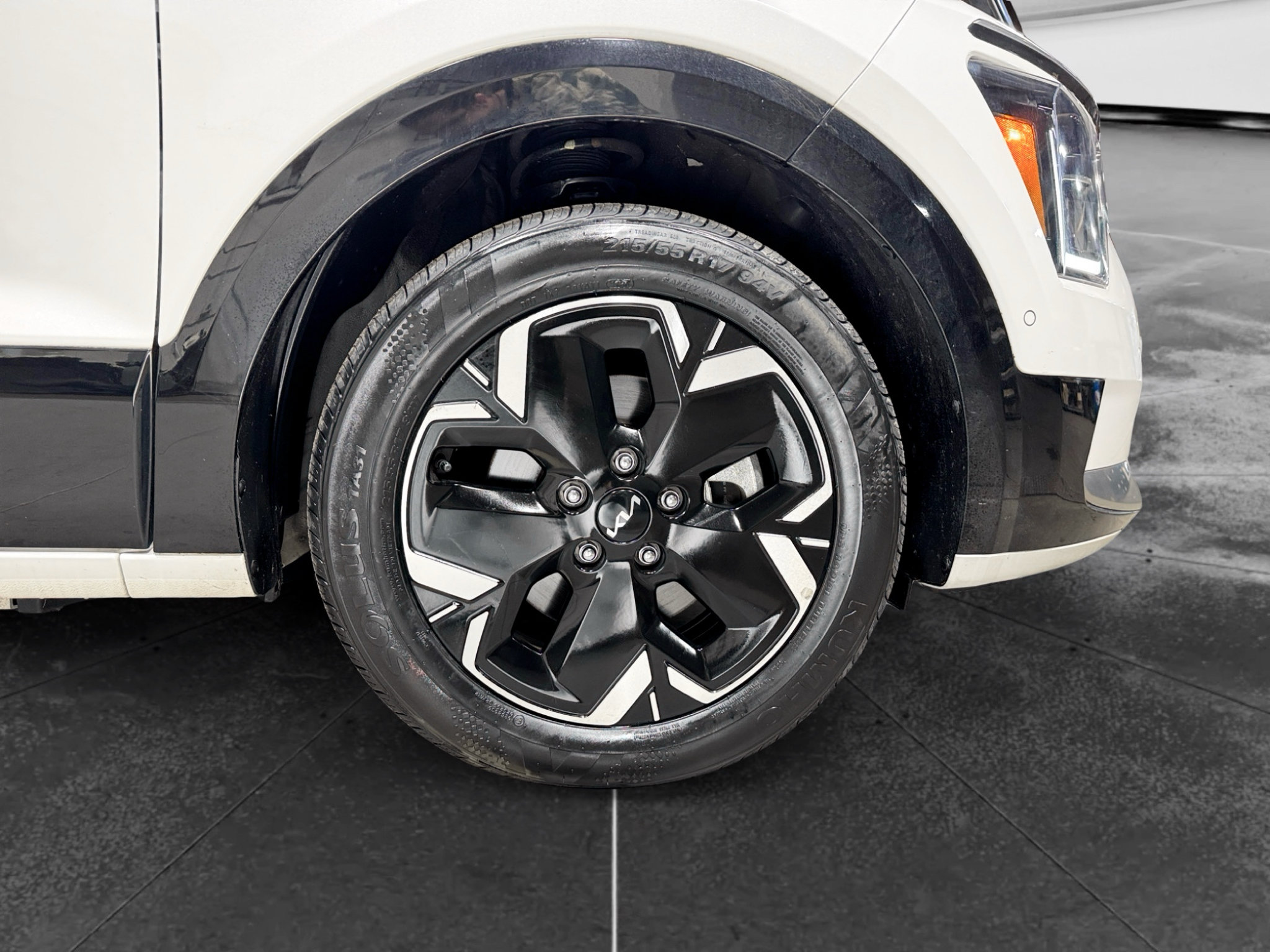 Used 2023 Kia Niro Wave w/ Wave Preserve Package FWD image 36