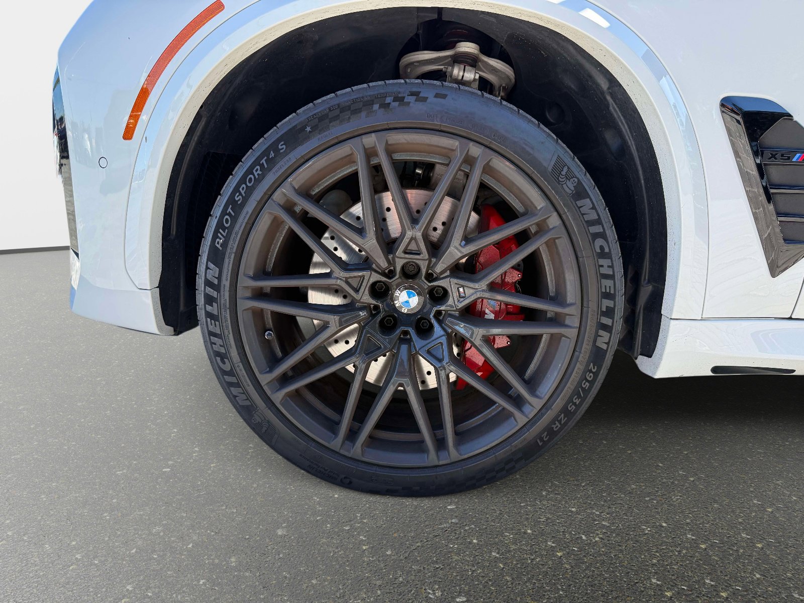 Used 2025 BMW X5 M Competition w/ Executive Package image 13