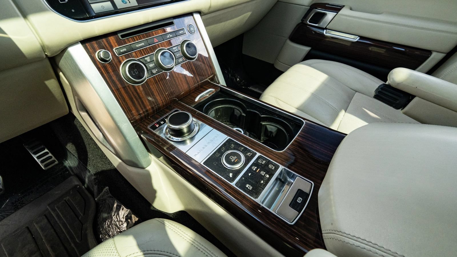 Used 2014 Land Rover Range Rover Supercharged AWD/4WD image 47