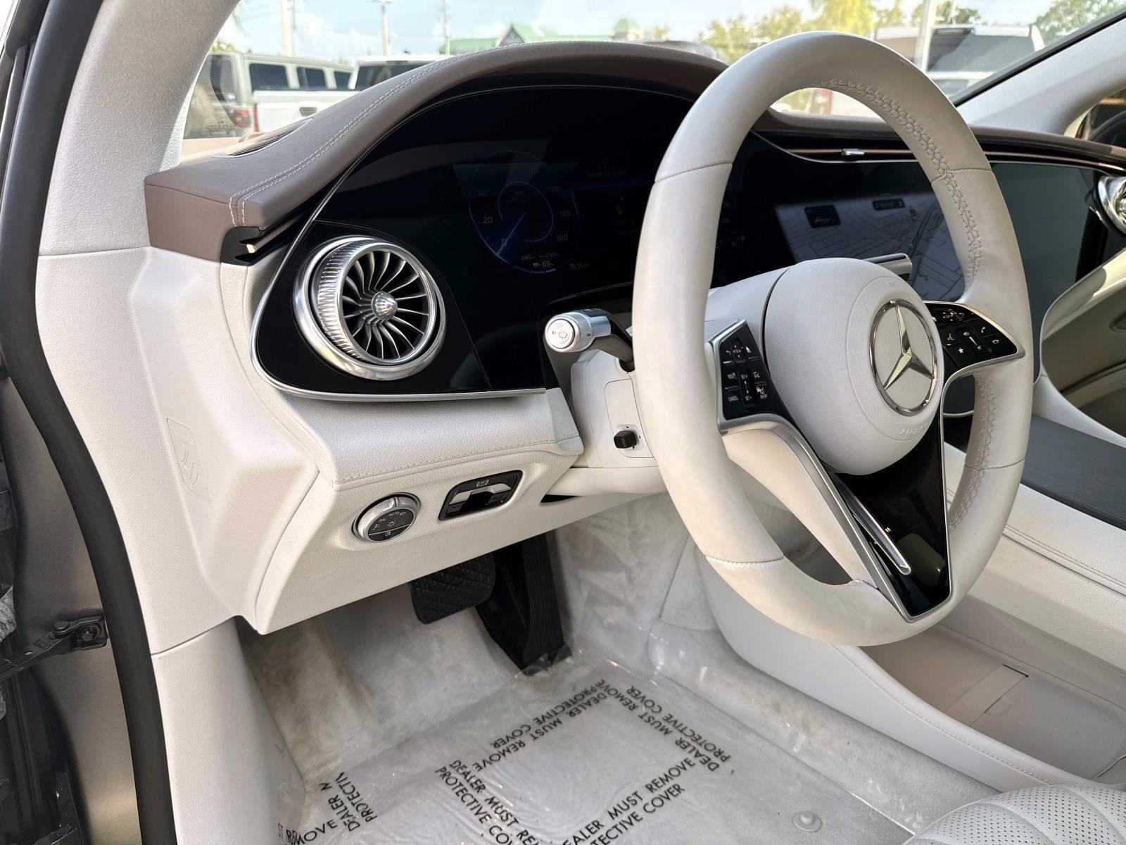 Used 2022 Mercedes-Benz EQS 580 4MATIC Sedan image 19