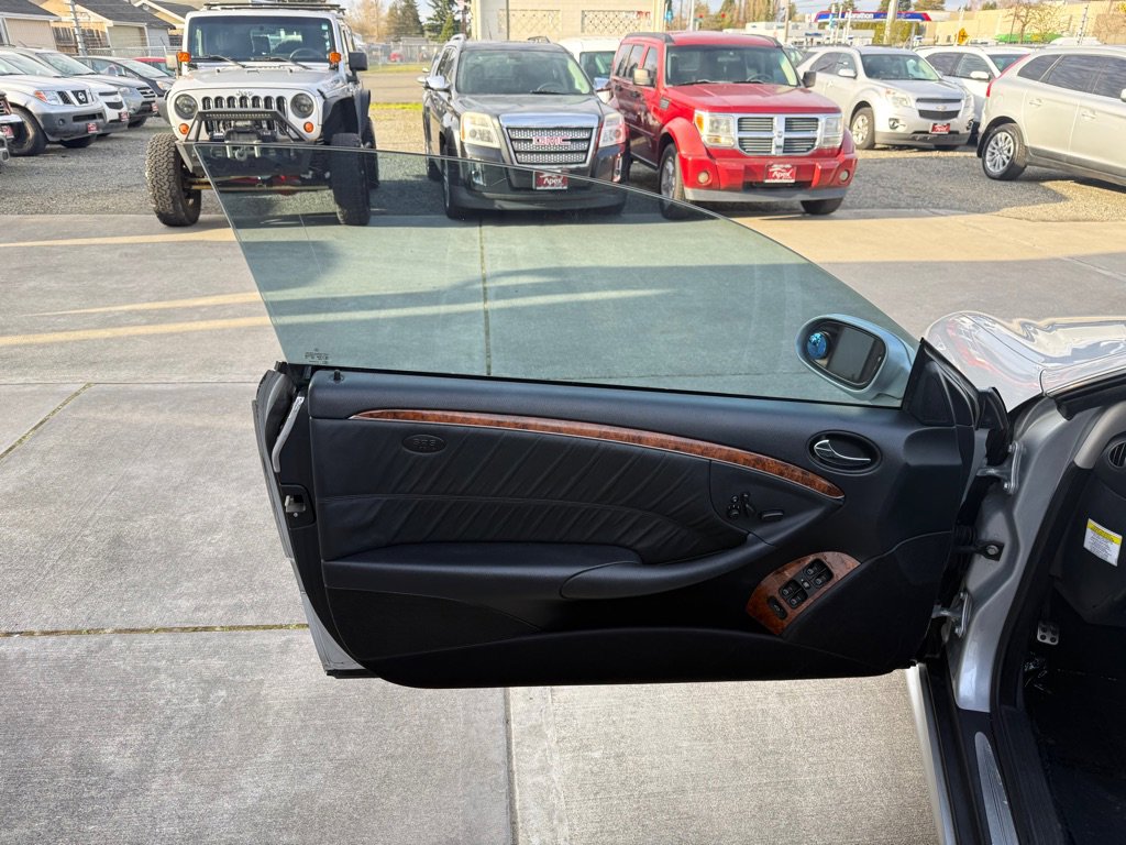 Used 2009 Mercedes-Benz CLK 550 Coupe w/ Premium I Pkg image 11