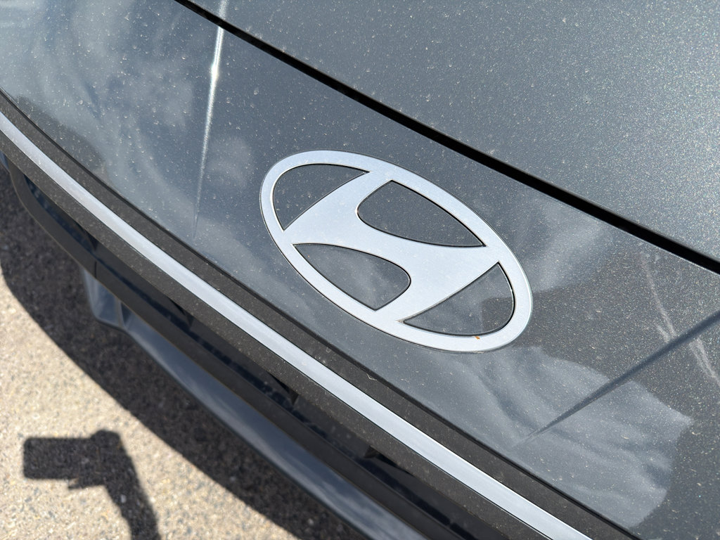 Used 2025 Hyundai Elantra Sport FWD image 14