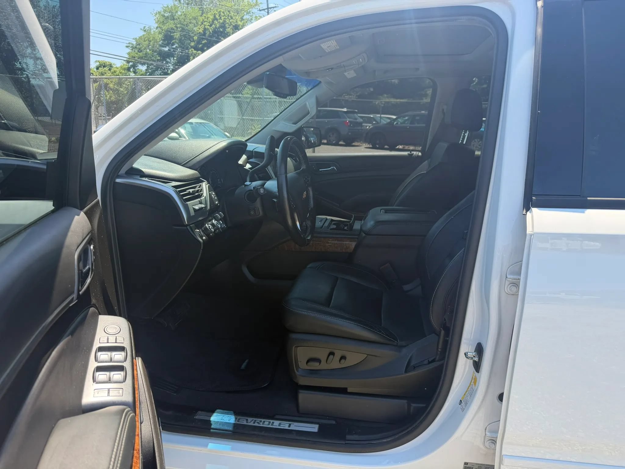Used 2019 Chevrolet Tahoe Premier AWD/4WD image 23