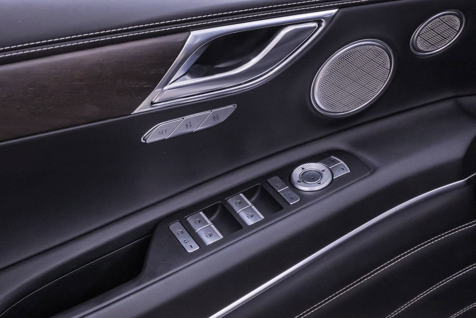 Certified 2024 Genesis GV80 3.5T image 32