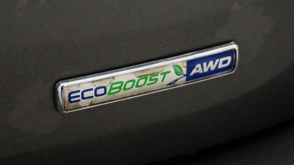 Used 2018 Ford Edge SE image 16