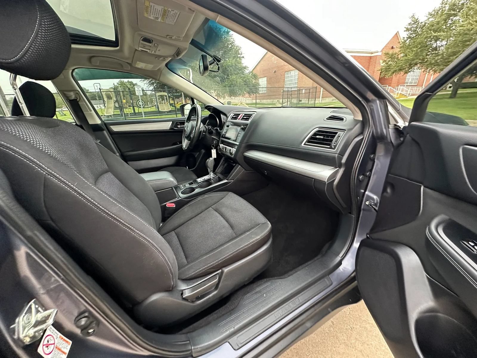 Used 2017 Subaru Outback 2.5i Premium AWD/4WD image 24