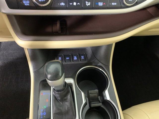 Used 2018 Toyota Highlander XLE image 11