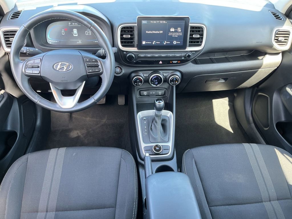 Used 2025 Hyundai Venue SEL FWD image 24