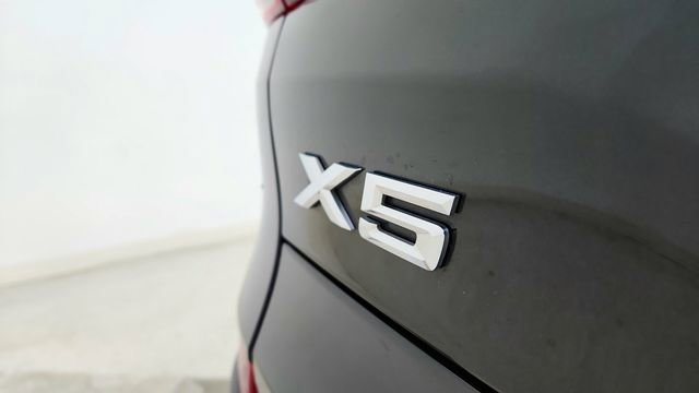 Used 2023 BMW X5 xDrive40i w/ M Sport Package image 18