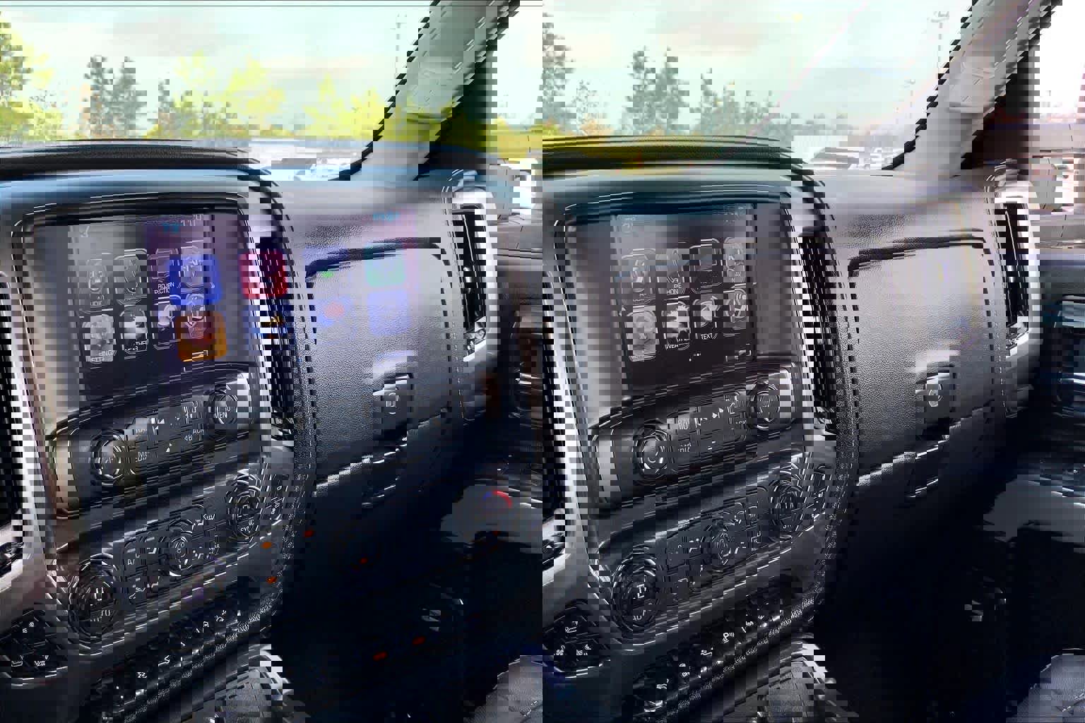 Used 2017 Chevrolet Silverado 2500 LTZ w/ Midnight Edition image 34