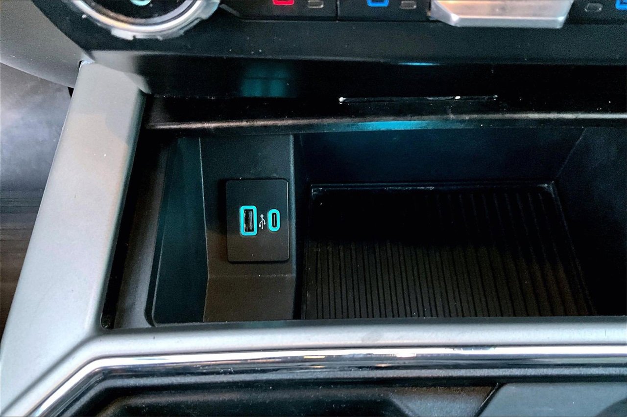 Used 2022 Ford F250 Lariat w/ Tremor Off-Road Package image 18