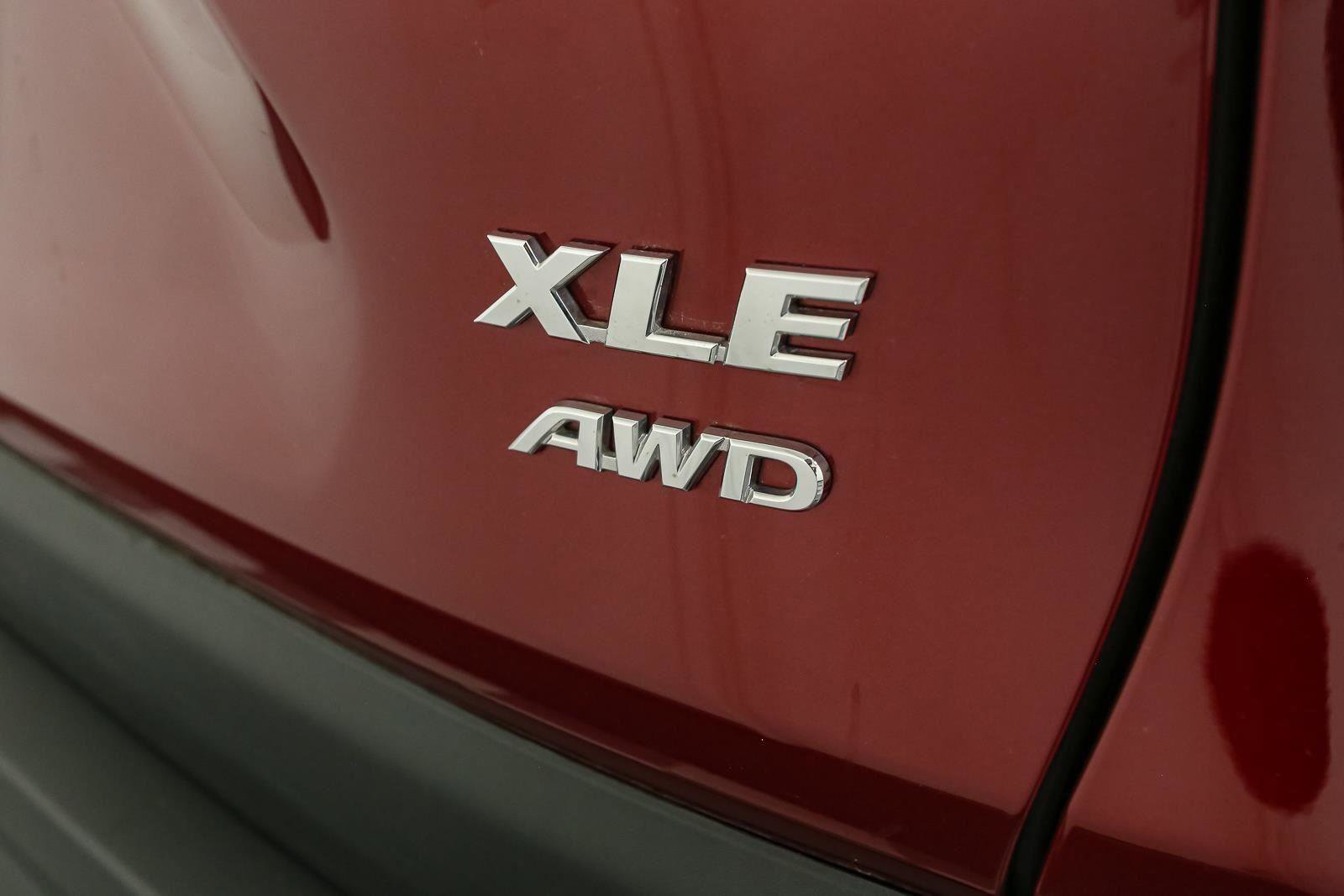 Used 2024 Toyota RAV4 XLE w/ Convenience Package image 11