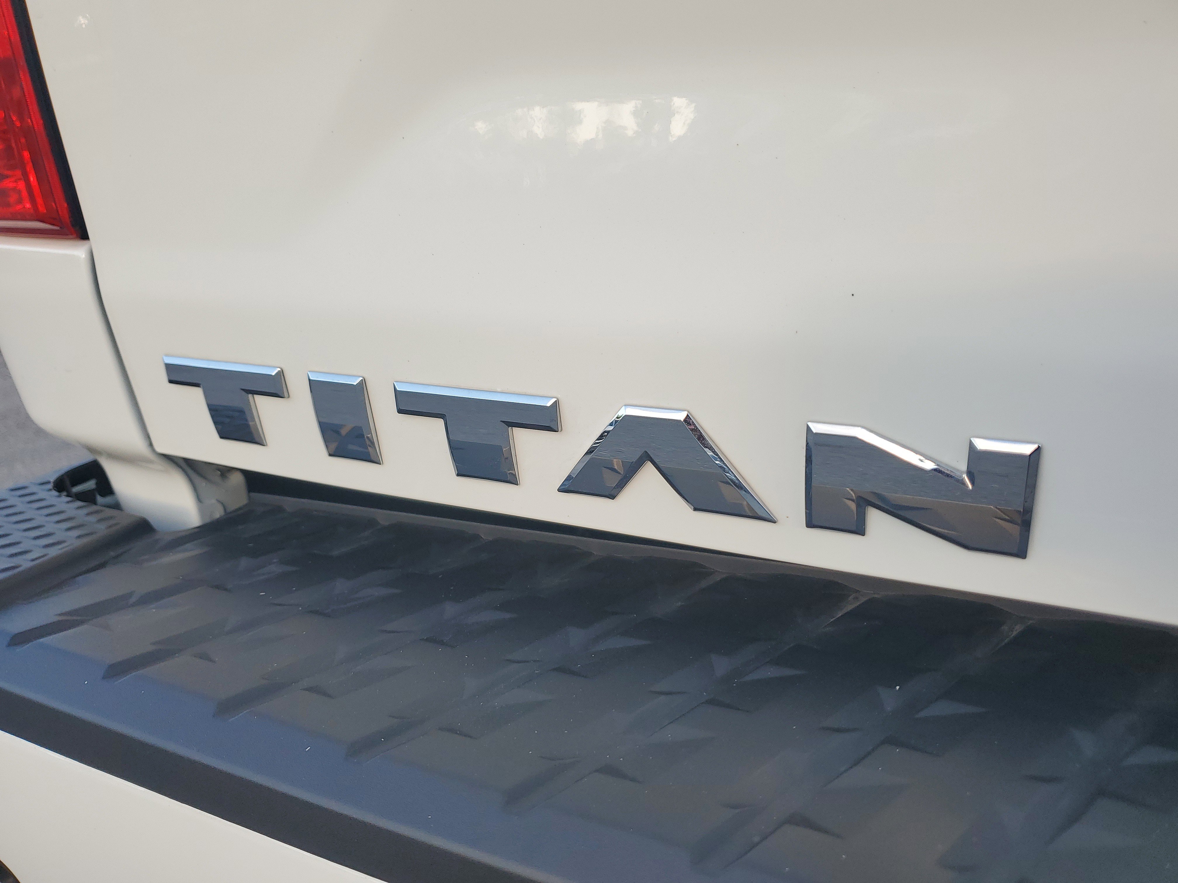 Certified 2024 Nissan Titan SV w/ SV Convenience Package image 30