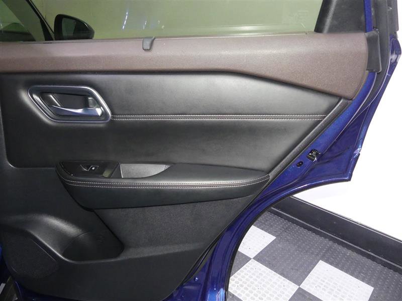 Used 2023 Nissan Rogue Platinum w/ Platinum Premium Package AWD/4WD image 26