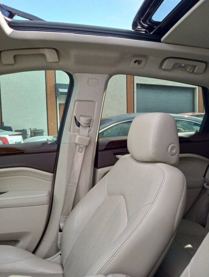 Used 2012 Cadillac SRX Luxury image 12