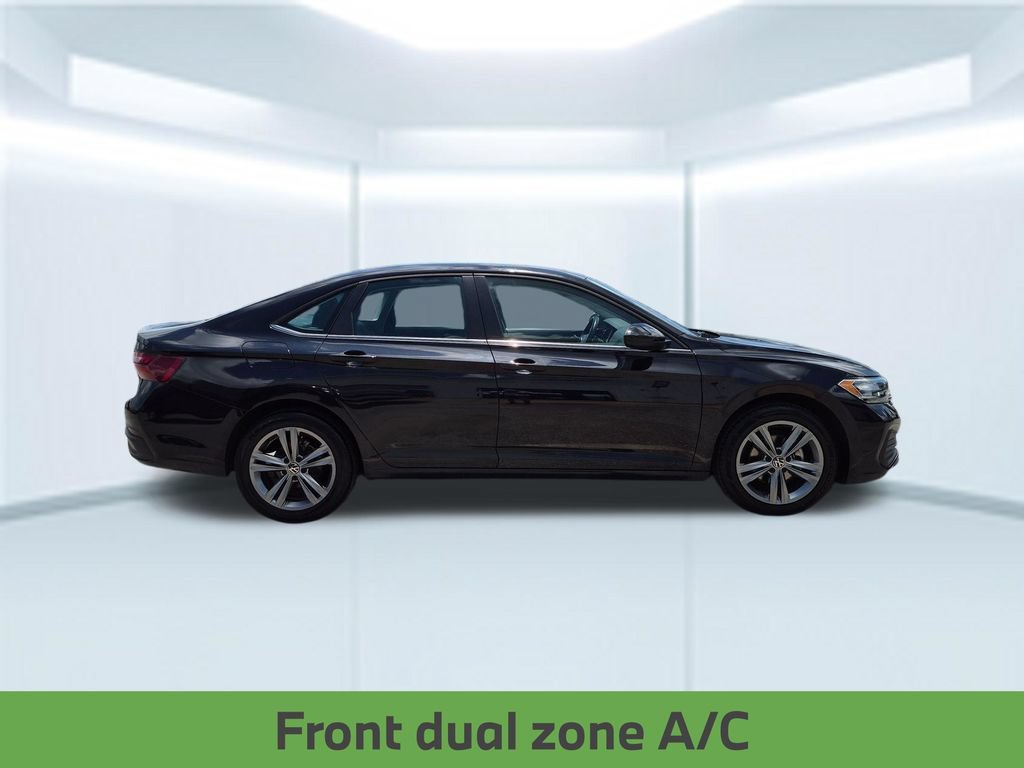 Used 2024 Volkswagen Jetta SE FWD image 8