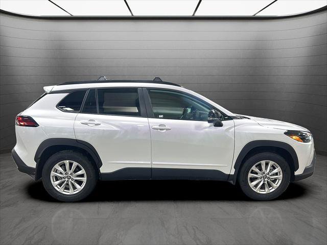 New 2026 Toyota Corolla Cross LE image 2