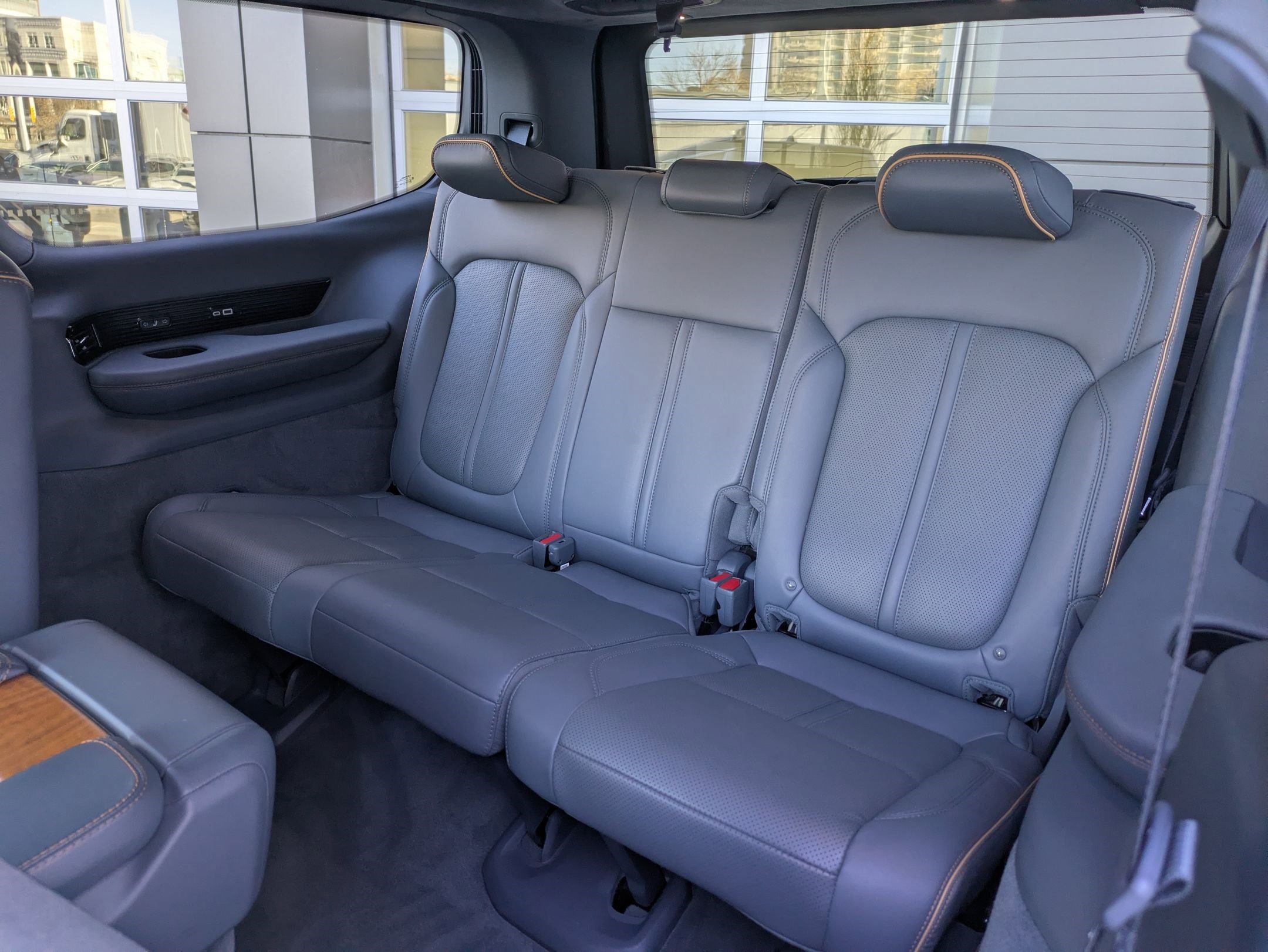 Used 2022 Jeep Grand Wagoneer Series II w/ Convenience Group III image 31