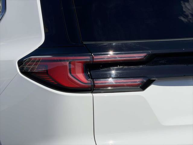 Used 2026 GMC Acadia Elevation FWD image 13