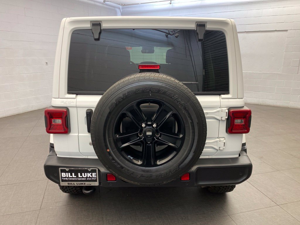 Used 2019 Jeep Wrangler Unlimited Sahara AWD/4WD image 6