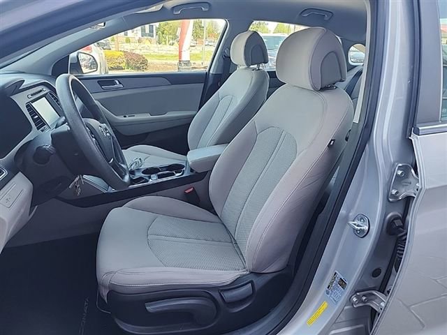 Used 2016 Hyundai Sonata SE image 5
