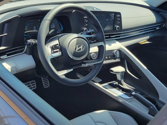 New 2026 Hyundai Elantra SEL Sport FWD image 5