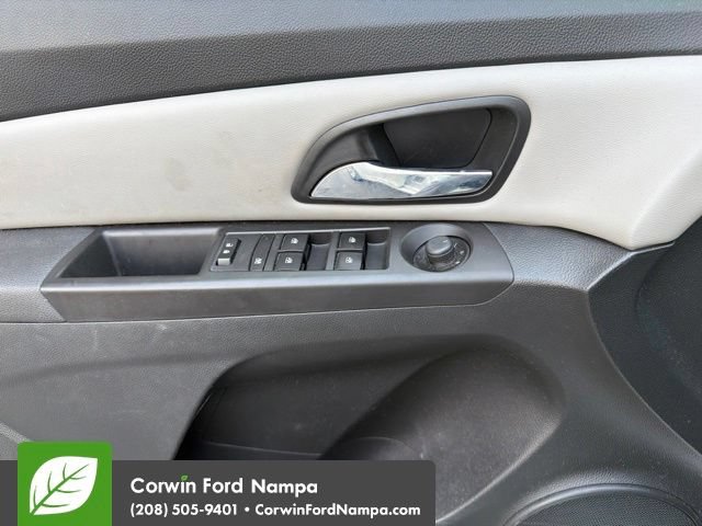 Used 2016 Chevrolet Cruze LS FWD image 12