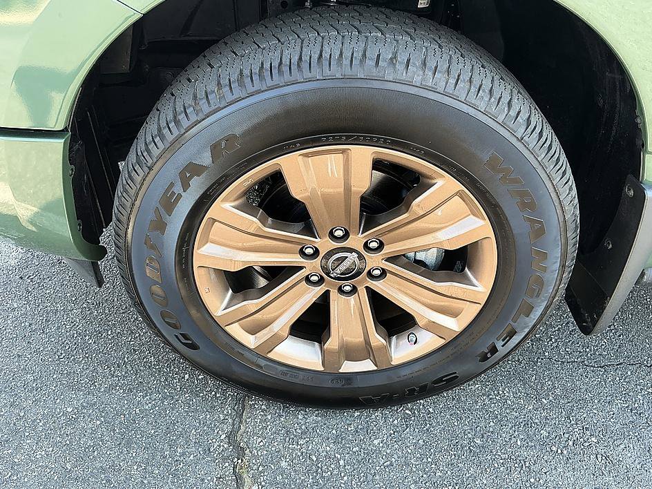 Used 2024 Nissan Titan SV w/ SV Bronze Edition Package image 10