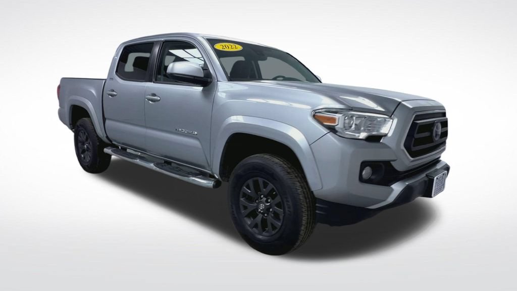 Used 2022 Toyota Tacoma SR5 AWD/4WD image 2
