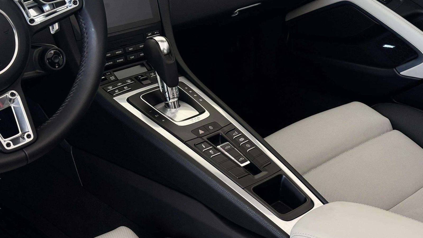 Used 2025 Porsche 718 Boxster S image 40