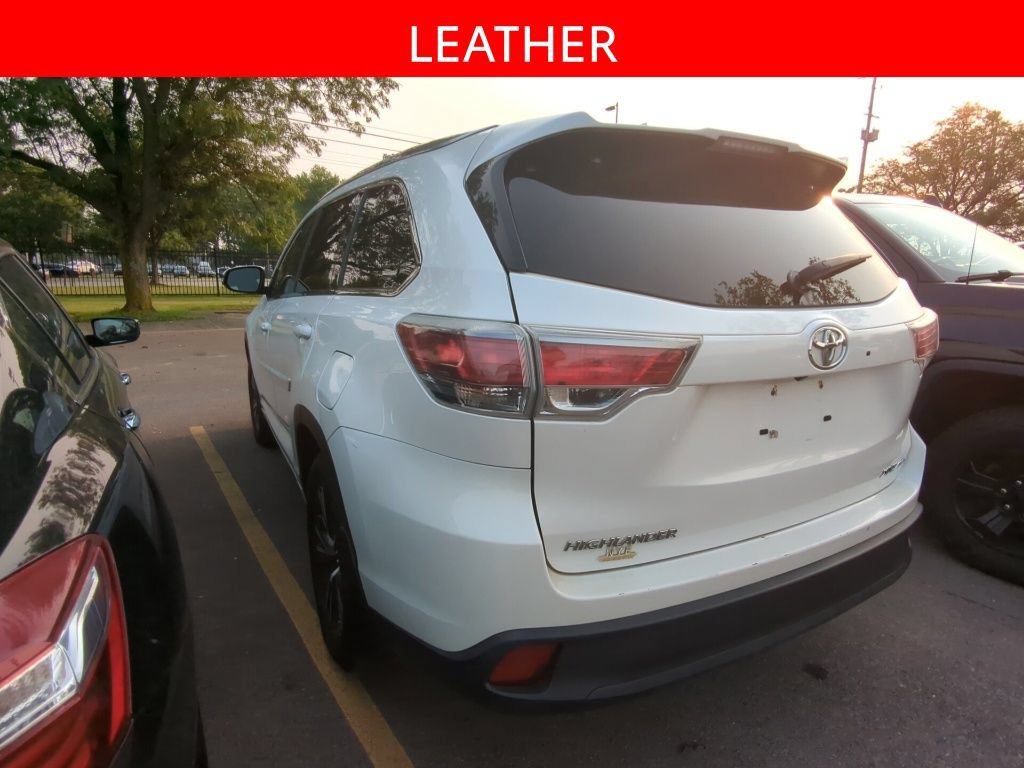 Used 2016 Toyota Highlander XLE AWD/4WD image 4