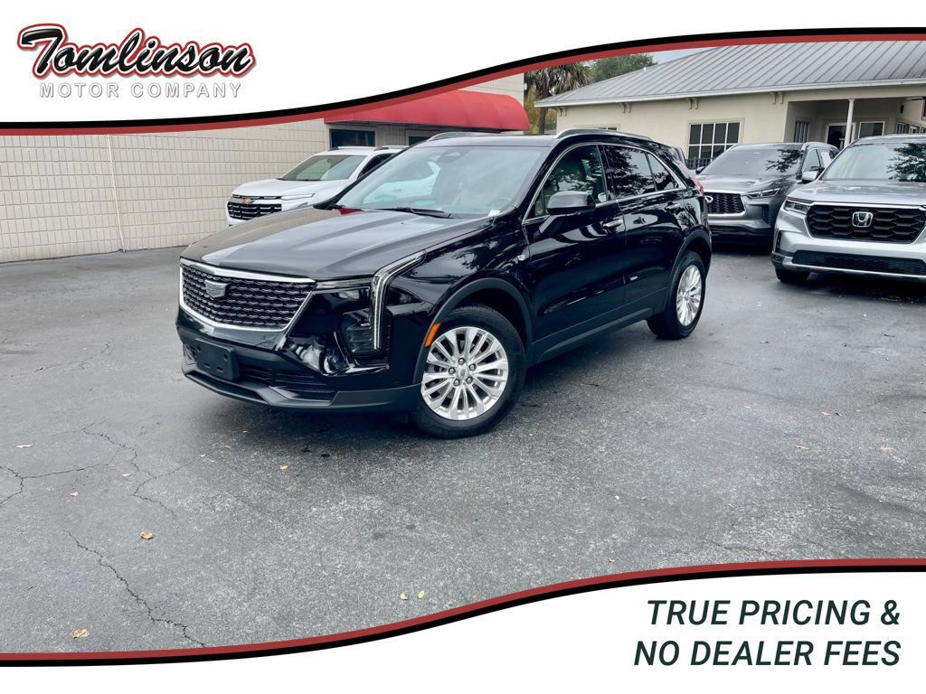 Used 2024 Cadillac XT4 Luxury w/ Cold Weather Package AWD/4WD image 1