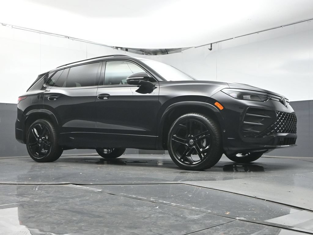 New 2026 Volkswagen Tiguan SE R-Line FWD image 43