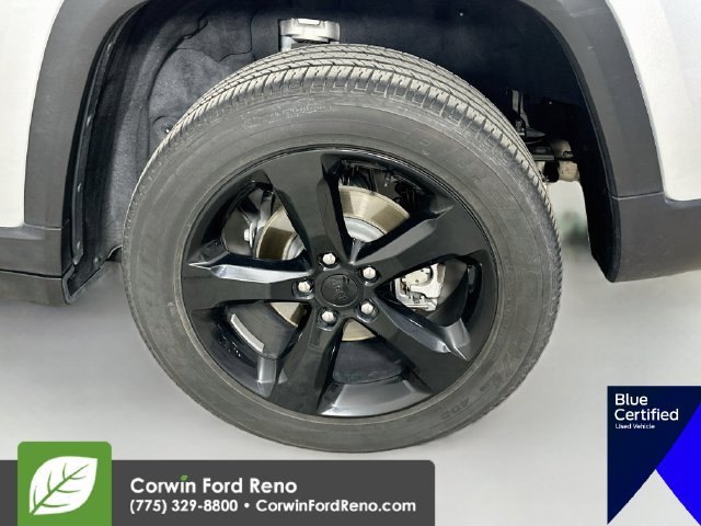 Used 2024 Jeep Grand Cherokee Altitude AWD/4WD image 36