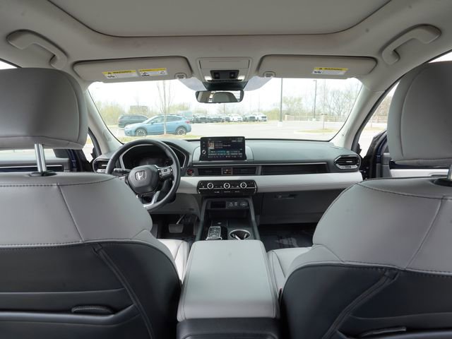 Used 2025 Honda Pilot Touring image 26