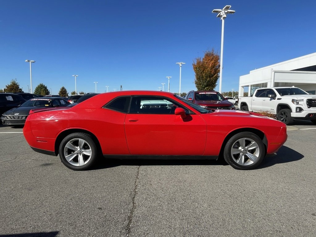 Used 2022 Dodge Challenger SXT image 8